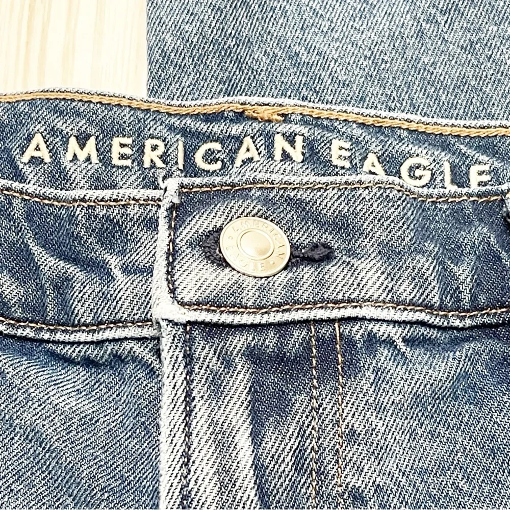 American Eagle Outfitters Women's Barrel Jeans - Picture 6 of 10